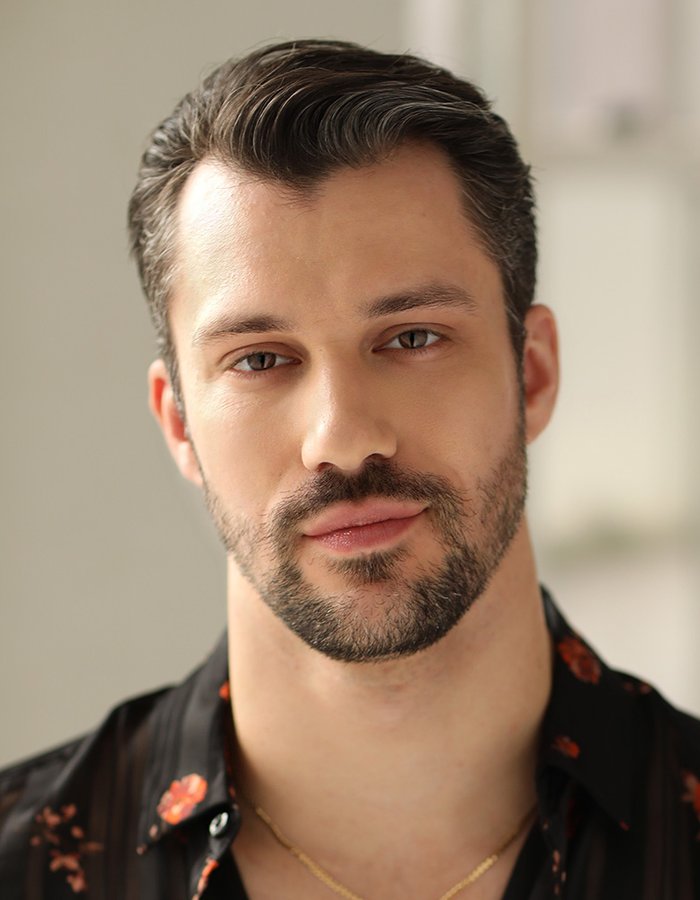 A headshot of Joe Bigelow
