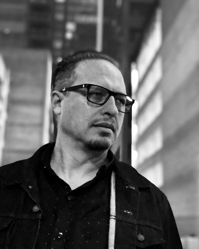 A headshot of Pablo Santiago