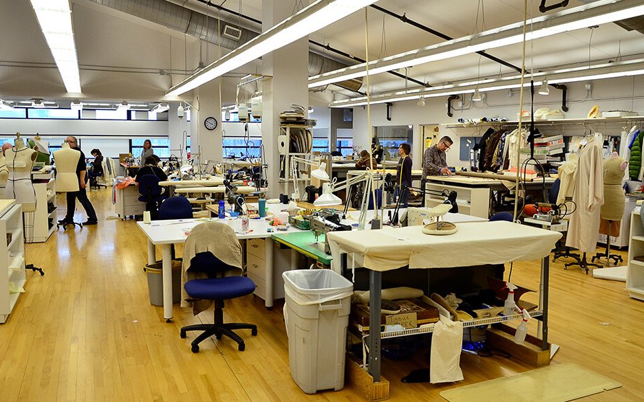 Inside our onsite costume shop, artisans construct costumes, create wigs, paint and dye fabric, build costume crafts (all non-apparel items) and manage each actor’s wardrobe