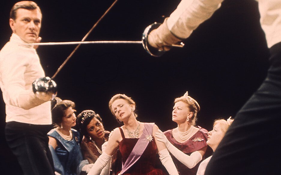 A scene from the Guthrie’s inaugural production of HAMLET, featuring George Grizzard (Hamlet), Jessica Tandy (Gertrude) and other cast members (Marty Nordstrum)